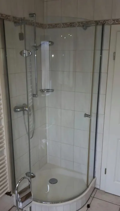 Wohnung 2, Dusche im Badezimmer
